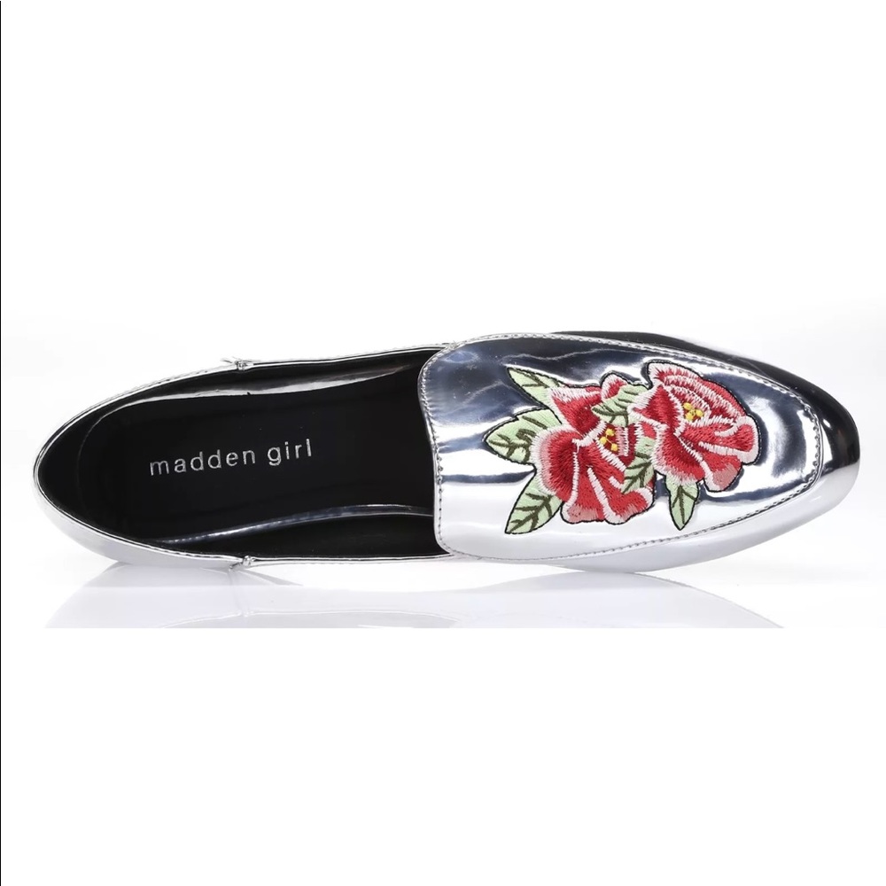 NEW Madden Girl “Orbitt” Silver Metallic Loafers, size 9.5